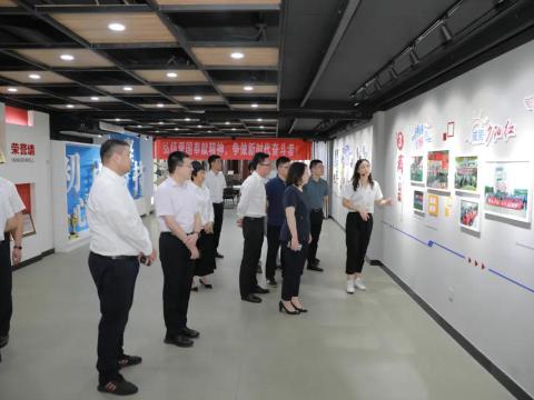 团省委副书记张迎春来太阳城官网集团调研共青团事情