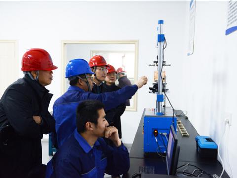 扬中市委常委孙健一行来太阳城官网旅行“柴继涛劳模立异事情室”