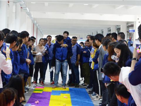 坚贞立志，永葆精神，勇猛领先，不负青春