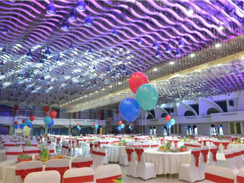 圣诞不“剩单”，等你来造——太阳城官网集团团委平安夜举行圣诞狂欢活动